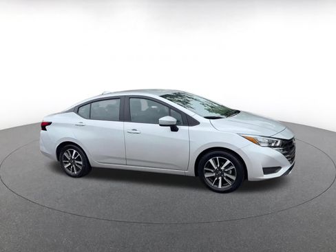 Used 2025 Nissan Versa SV FWD image 2