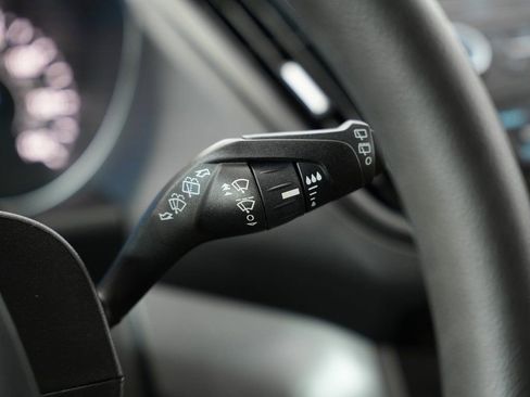 Used 2018 Ford Escape SE image 16