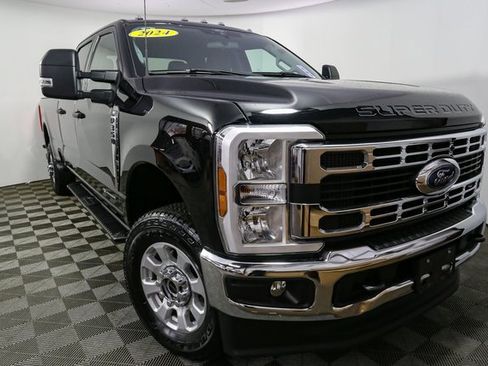 Used 2024 Ford F350 XLT image 3