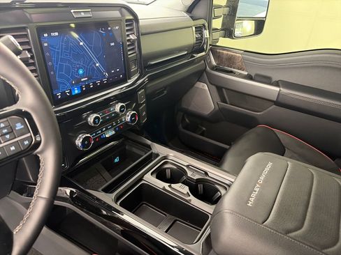 Used 2026 Ford F250 Lariat w/ Black Appearance Package AWD/4WD image 22