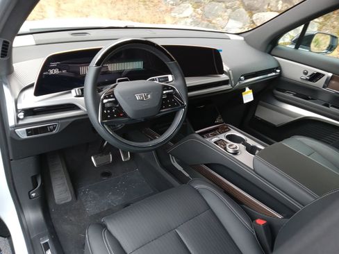 New 2026 Cadillac Vistiq Luxury image 13