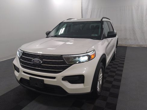 Used 2023 Ford Explorer XLT AWD/4WD image 15