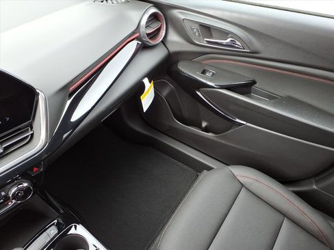 New 2026 Chevrolet Trax RS w/ Driver Confidence Package image 15