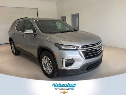 Used 2023 Chevrolet Traverse LT