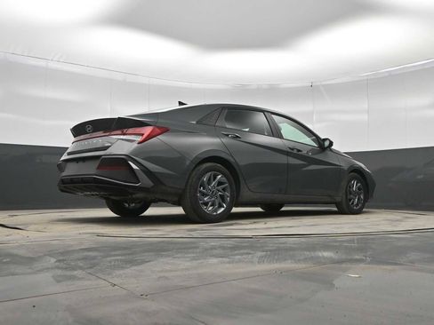 New 2026 Hyundai Elantra Blue image 38