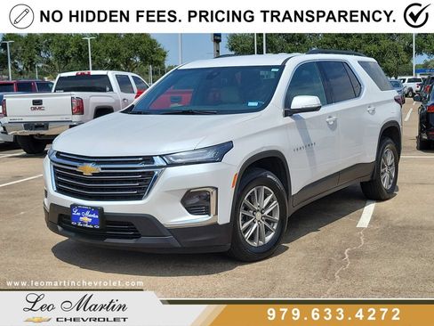 Used 2024 Chevrolet Traverse LT FWD image 1