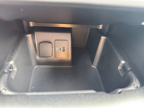 Used 2025 Ford Explorer ST-Line AWD/4WD image 23