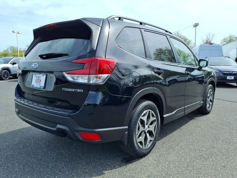 Used 2023 Subaru Forester Premium image 20