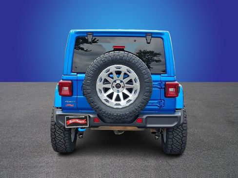 Used 2024 Jeep Wrangler Unlimited Sahara AWD/4WD image 5