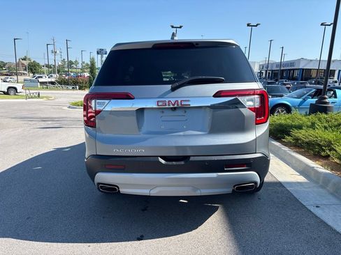 Used 2023 GMC Acadia SLE FWD image 17