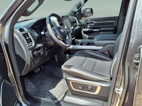 Used 2025 RAM 1500 Laramie AWD/4WD image 18
