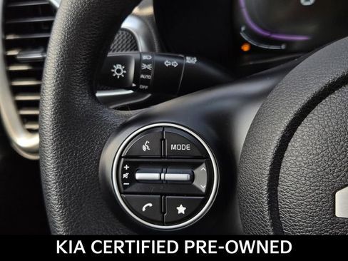 Certified 2025 Kia Soul LX w/ LX Technology Package FWD image 28