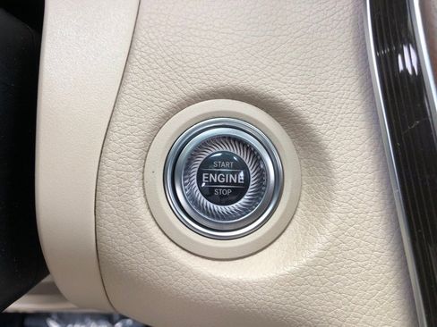 Used 2021 Mercedes-Benz GLC 300 4MATIC w/ Multimedia Package image 24