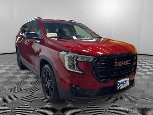 Used 2023 GMC Terrain SLT w/ Elevation Edition AWD/4WD image 7