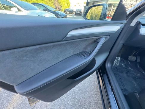 Used 2024 Tesla Model Y Long Range RWD image 26