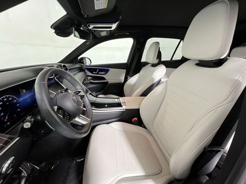 Used 2023 Mercedes-Benz GLC 300 4MATIC image 13