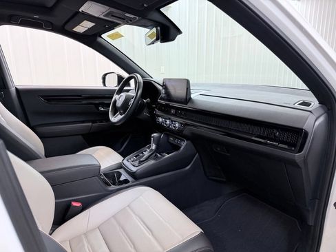 Used 2025 Honda CR-V Sport Touring image 34