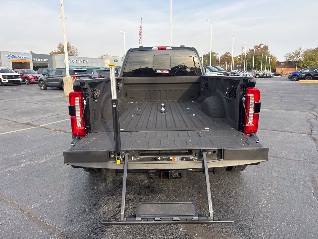 Used 2025 Ford F450 Lariat w/ Lariat Ultimate Package AWD/4WD image 12