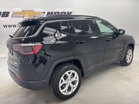 Used 2024 Jeep Compass Latitude AWD/4WD image 5