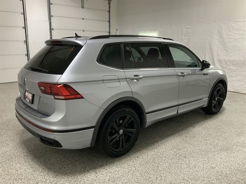 Used 2023 Volkswagen Tiguan SE R-Line FWD image 5