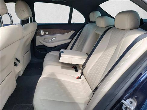 Used 2022 Mercedes-Benz E 350 Sedan image 14
