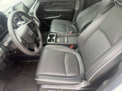 Used 2024 Honda Odyssey Elite image 23