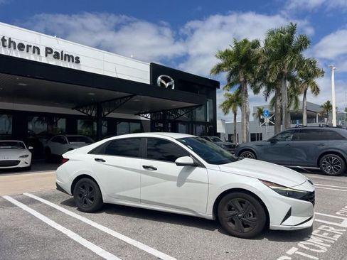 Used 2022 Hyundai Elantra SEL w/ Convenience Package image 6