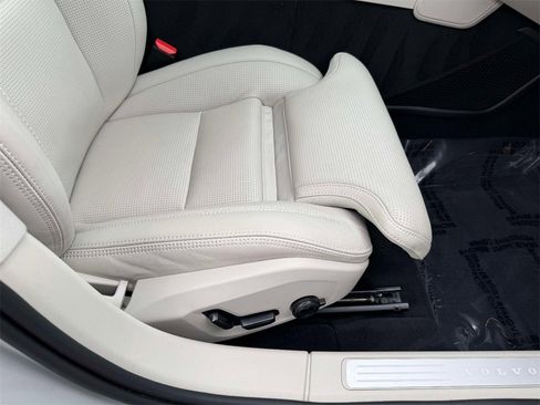 Used 2019 Volvo S60 T8 Inscription image 15