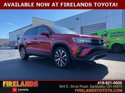 Used 2022 Volkswagen Taos SE w/ Panoramic Sunroof Package