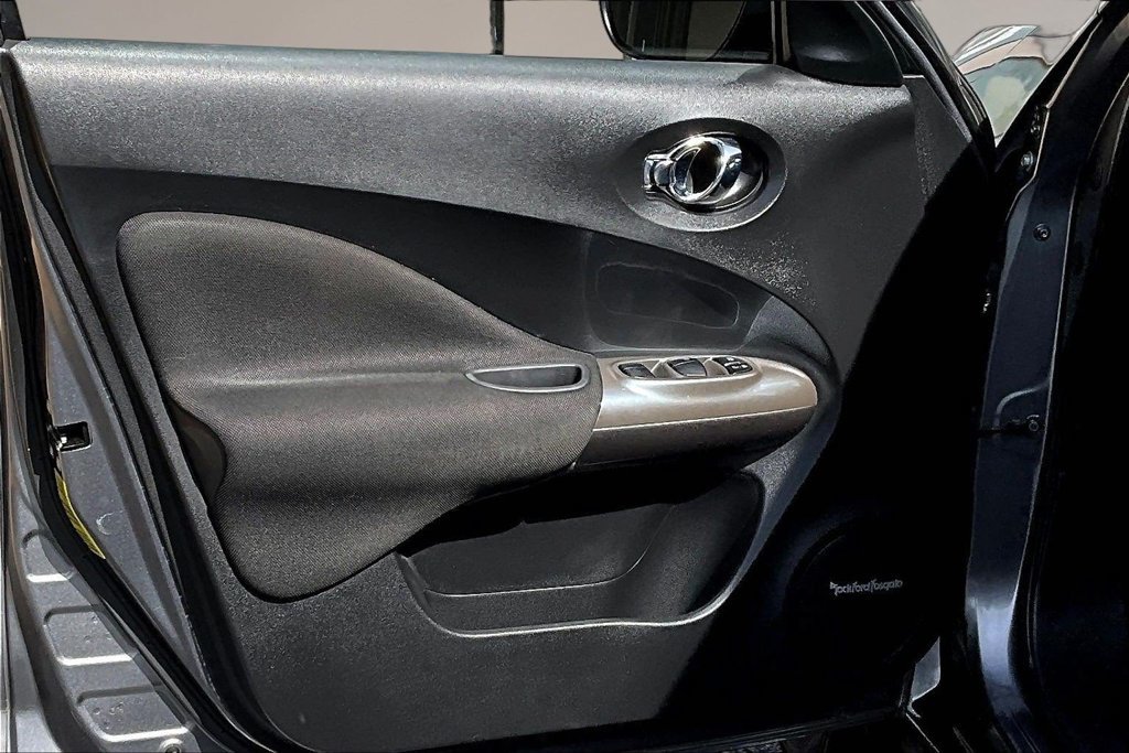 Used 2014 Nissan Juke SV w/ Navigation Package AWD/4WD image 16