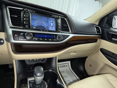 Used 2018 Toyota Highlander Limited Platinum AWD/4WD image 21