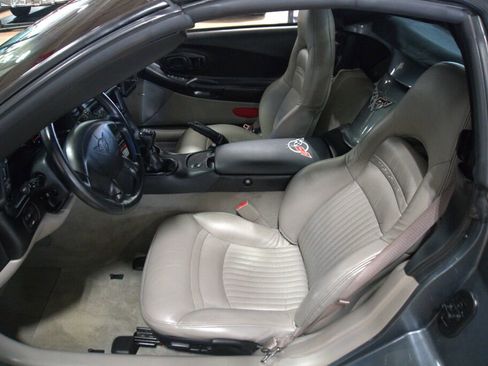 Used 2003 Chevrolet Corvette Convertible w/ Preferred Equipment Group1 image 36