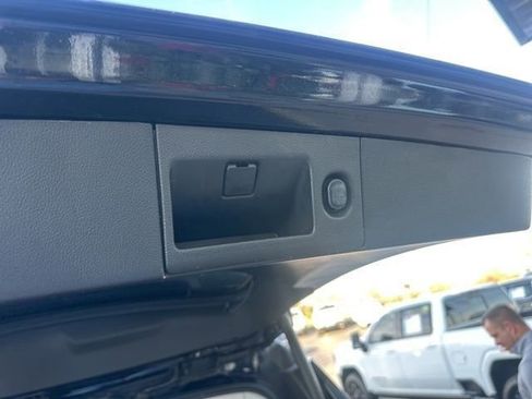 Used 2017 Chevrolet Suburban Premier image 15