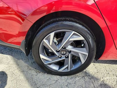 Used 2025 Hyundai Elantra Sport image 7
