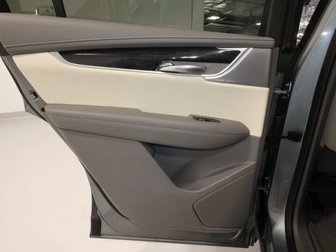 Used 2023 Cadillac XT6 Premium Luxury w/ Technology Package AWD/4WD image 22