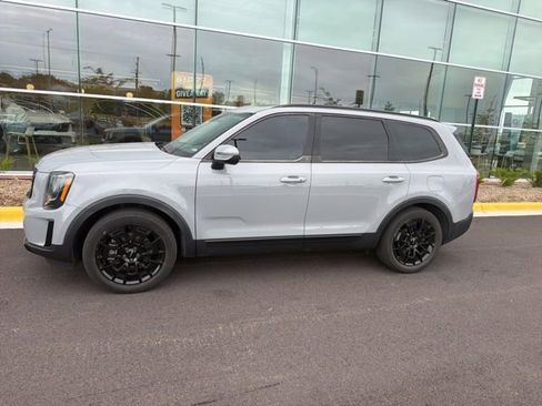 Certified 2022 Kia Telluride EX w/ EX Premium Package AWD/4WD image 2