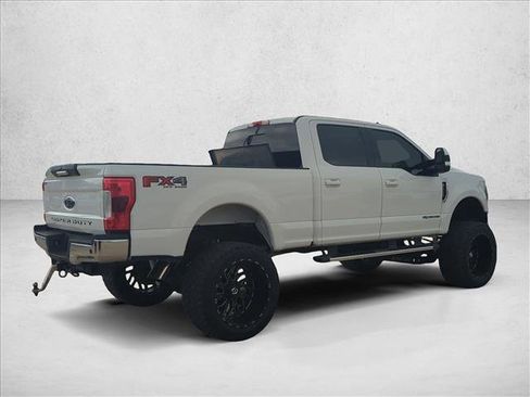 Used 2019 Ford F250 Lariat w/ Lariat Value Package image 4