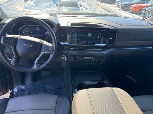 Used 2025 Chevrolet Silverado 2500 ZR2 w/ Technology Package image 16