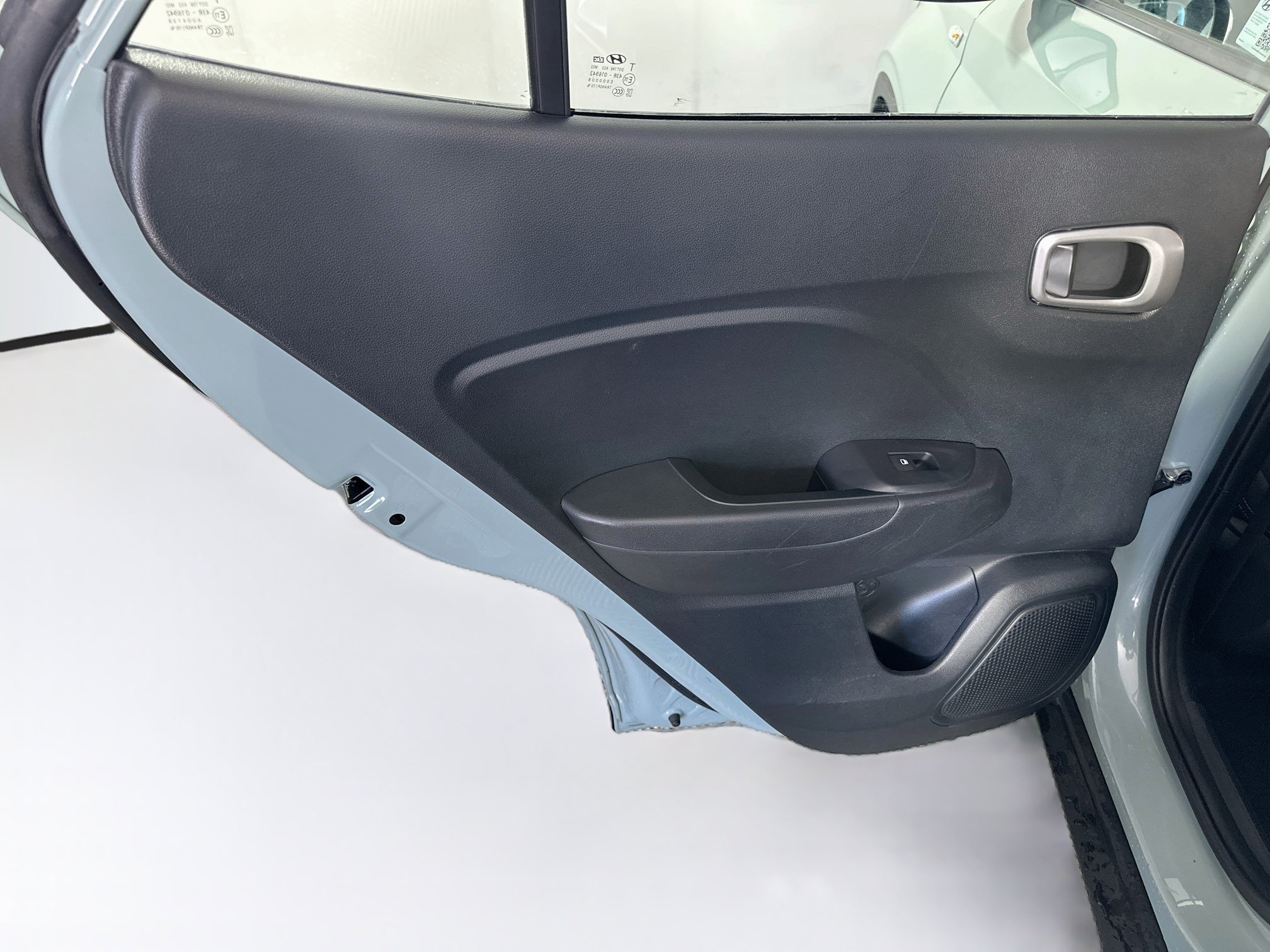 Used 2025 Hyundai Venue SEL FWD image 27