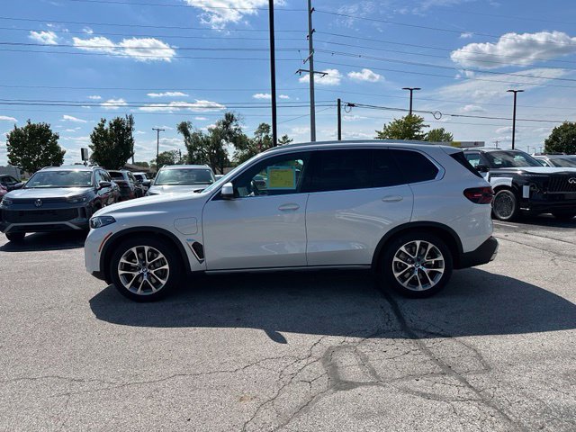 Certified 2026 BMW X5 xDrive50e w/ Premium Package AWD/4WD image 4
