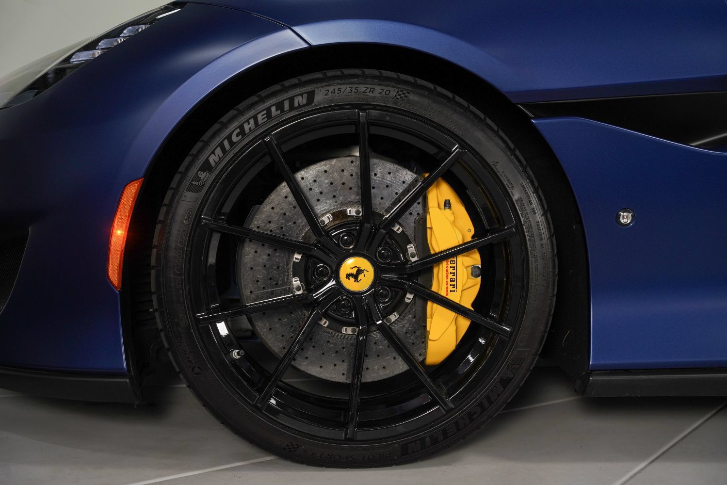 Used 2019 Ferrari Portofino RWD image 18