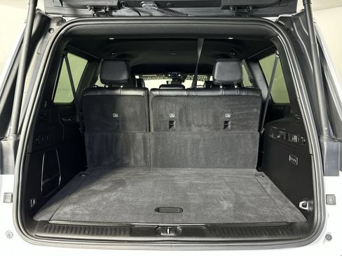 Used 2024 Jeep Wagoneer L Series III w/ Flexible Seating Group AWD/4WD image 24