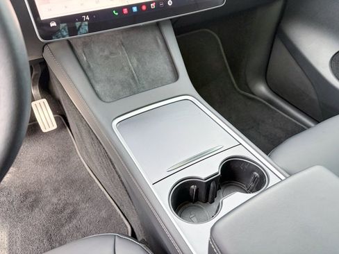 Used 2023 Tesla Model Y Performance image 19