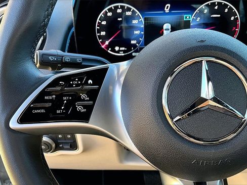 Used 2025 Mercedes-Benz GLB 250 4MATIC image 20