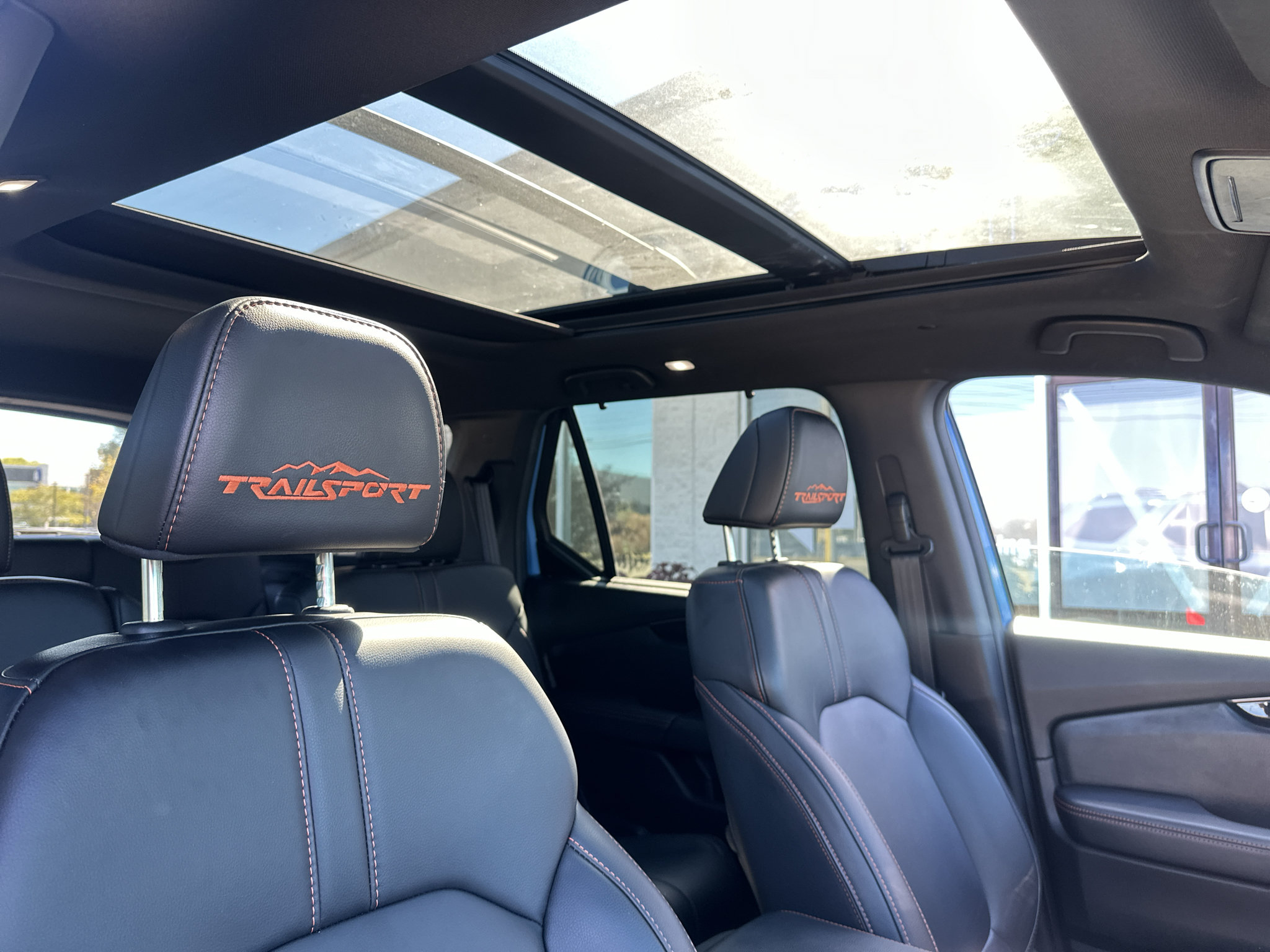 Used 2025 Honda Pilot TrailSport image 12