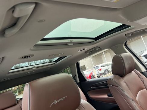 Used 2021 Buick Enclave Avenir w/ Avenir Technology Package AWD/4WD image 42