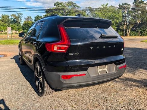 Used 2022 Volvo XC40 P8 Recharge Plus AWD/4WD image 11