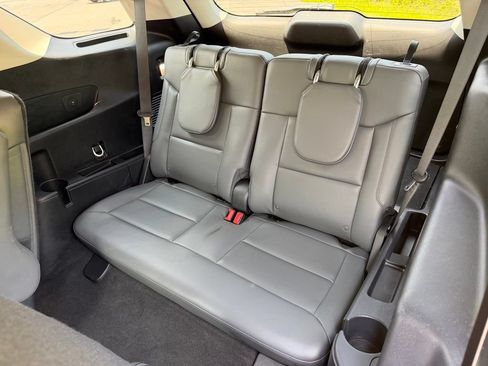 Certified 2025 Ford Explorer Active w/ Active Comfort Package AWD/4WD image 9