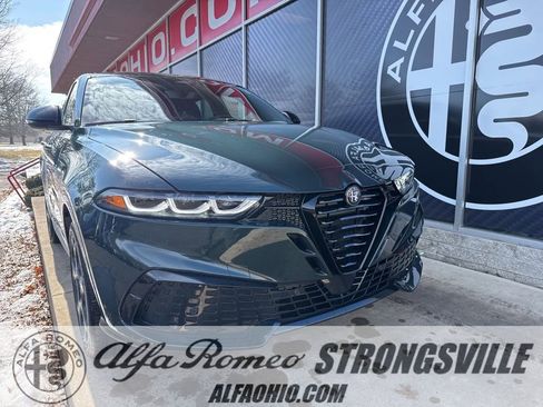 New 2026 Alfa Romeo Tonale Sprint w/ Black Premium Package image 1