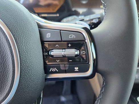 New 2026 Kia Carnival EX image 14